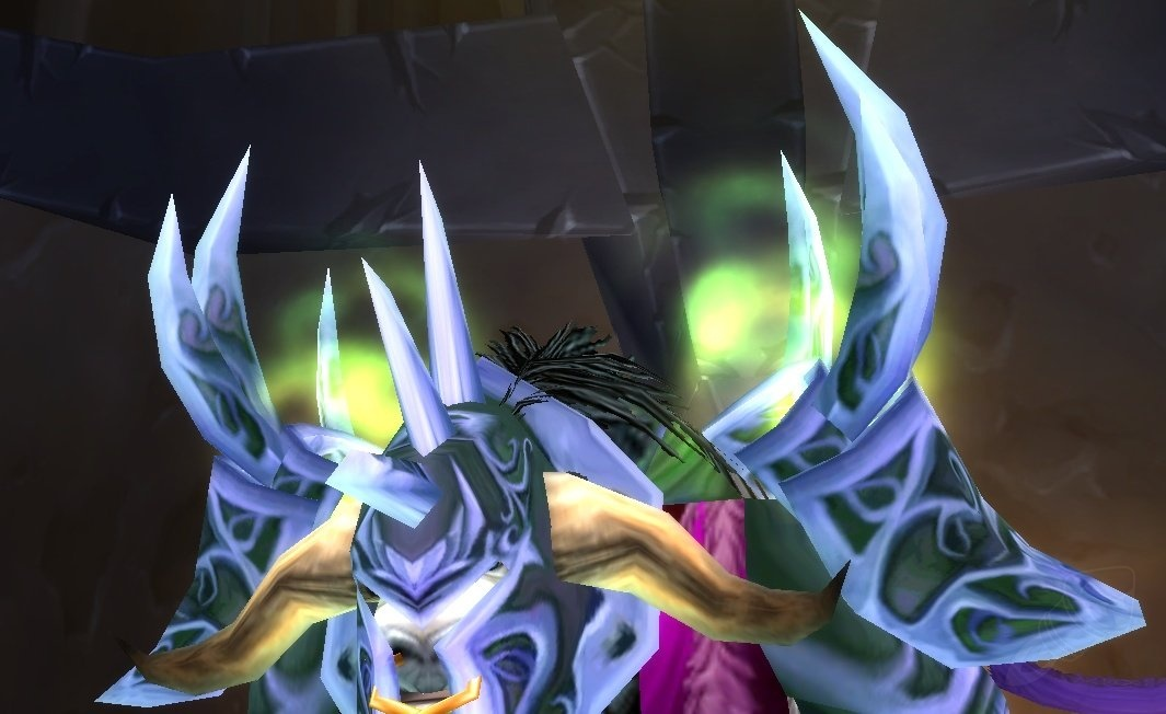 High Warlord's Chain Spaulders